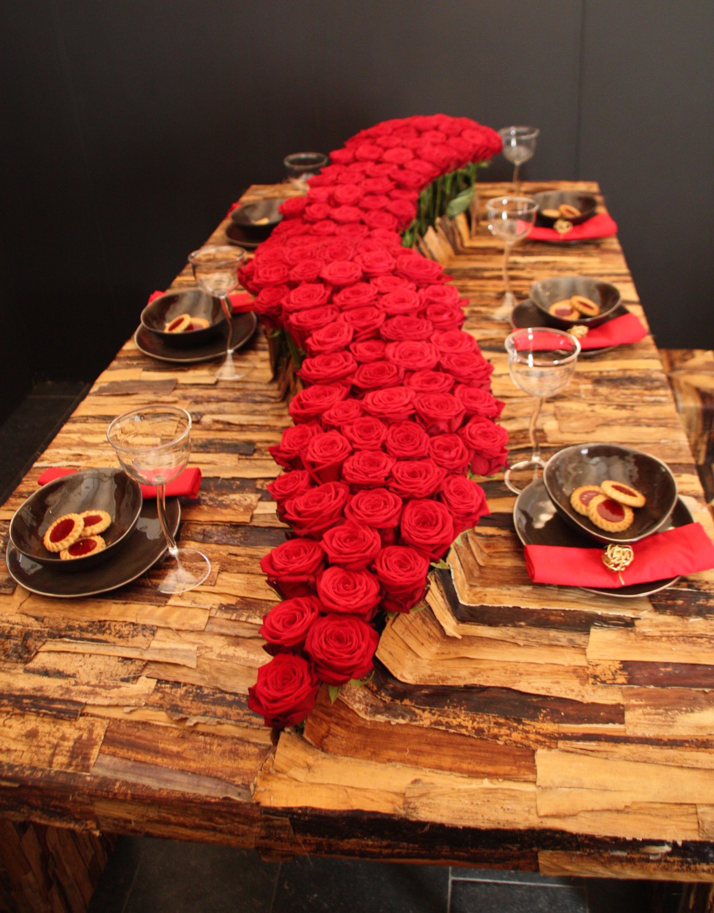 Red-Naomi-table-decoration-Portanova-inspiration-1