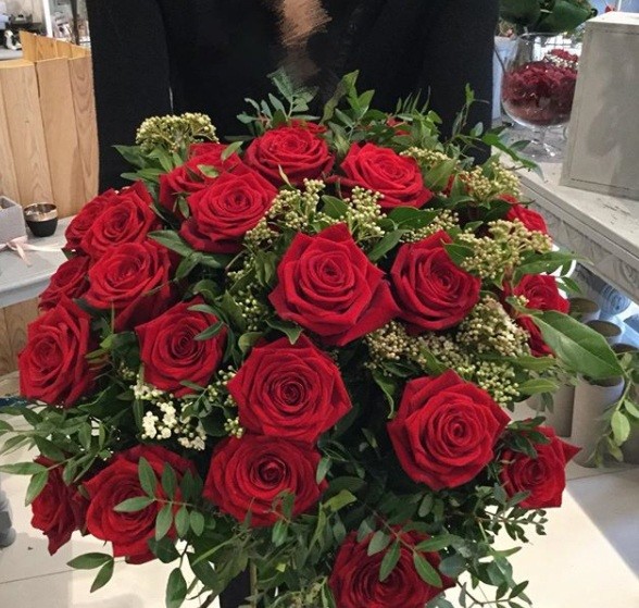 Valentine's Day Porta Nova Bouquet Red Naomi roses 552