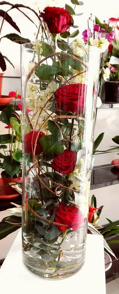 easter table centerpiece red naomi porta nova fabio sicurella floral design 3