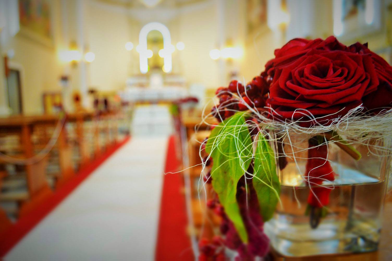 church wedding decoration with porta nova red naomi and messana jean fiori