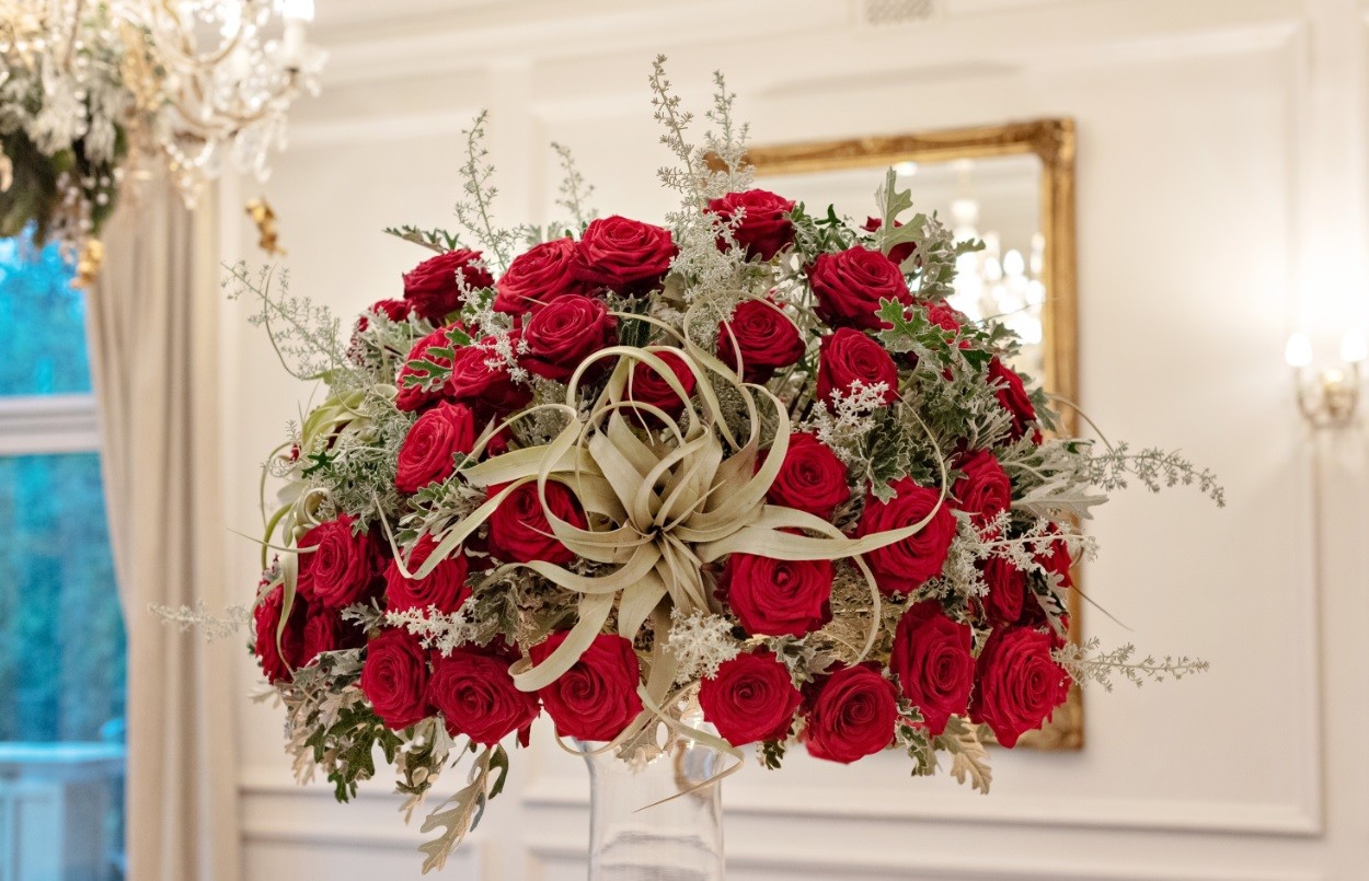 Sarah Crookstone porta nova Christmas red naomi dinner table ten