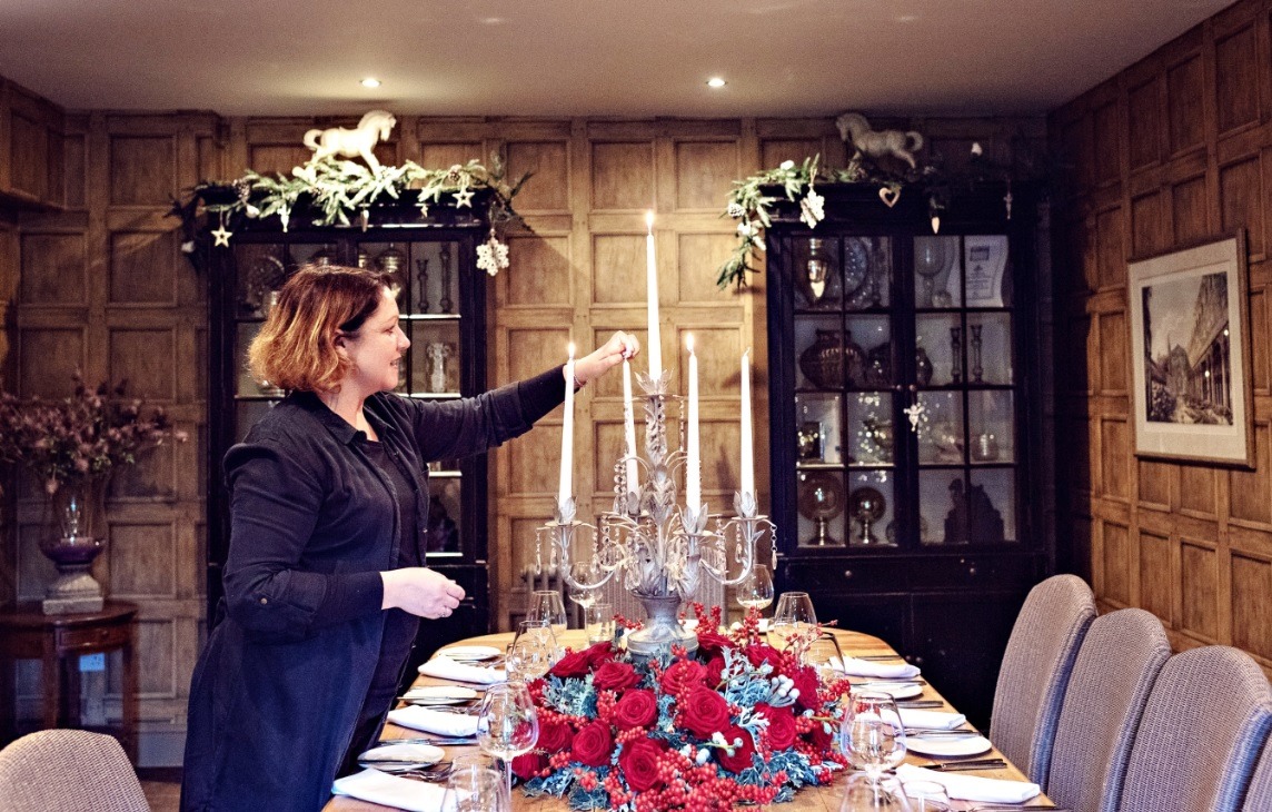 Sarah Crookstone porta nova Christmas red naomi dinner table ten