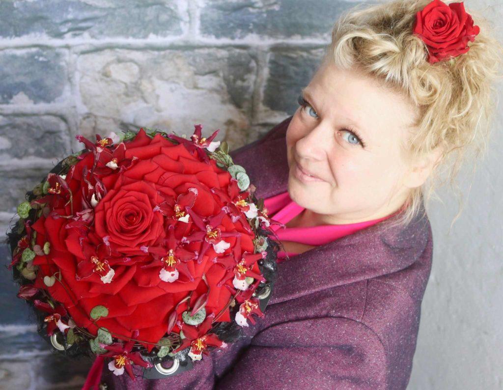 pirjo koppi with porta nova red naomi bouquet
