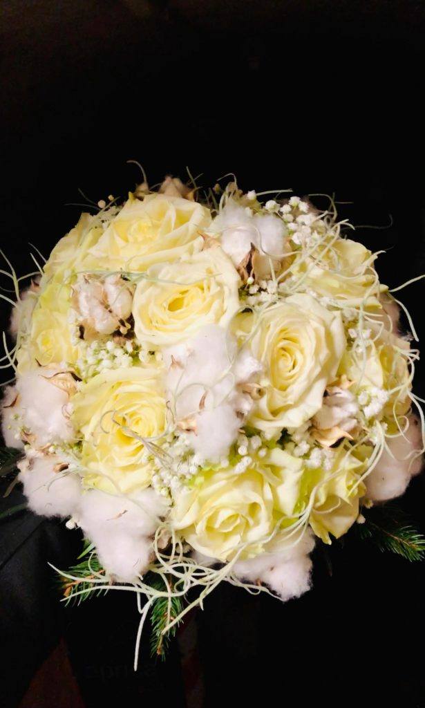 cesare bianchi white naomi women's day round bouquet