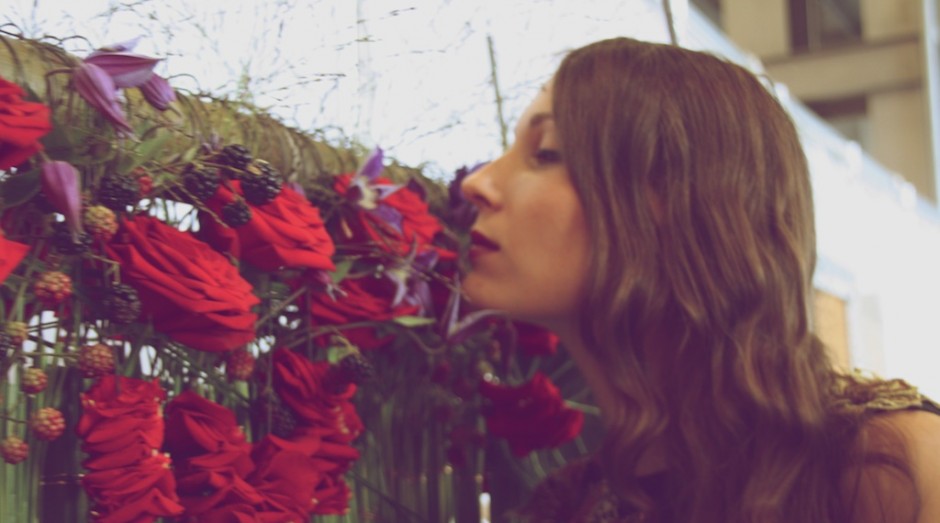 porta-nova-Red Naomi-valentine-